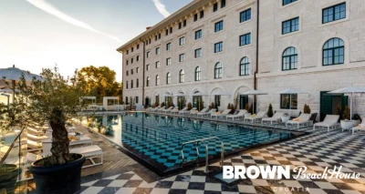 [Trogir] Brown Beach House****: 3 dana sa doručkom ili polupansionom za dvoje u hotelu smještenom na slikovitoj jadranskoj obali, u šarmantnom povijesnom gradu!