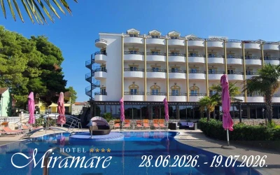 Zakoračite u svijet užitka i provedite nezaboravne trenutke u Vodicama, gdje vas očekuju mediteranski ugođaj, blizina mora i udobnost Hotela Miramare 4*!